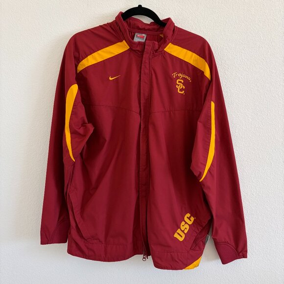 NIKE Fit Storm USC Trojans Authentic Team Windbreaker Jacket Size Medium UNISEX - Picture 1 of 13